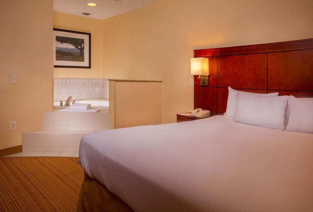 Courtyard By Marriott Dulles Town Center Hotel Sterling Buitenkant foto